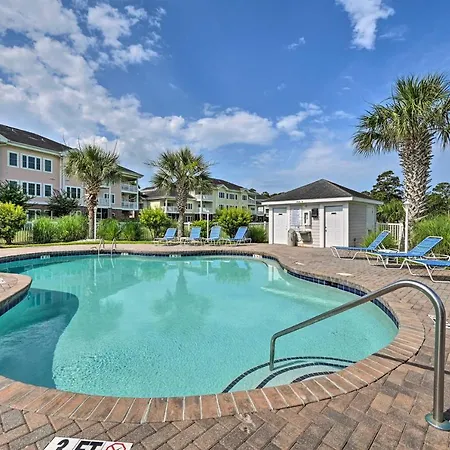 Modern Top-Floor Condo Less Than 1 Mi To Golfing!